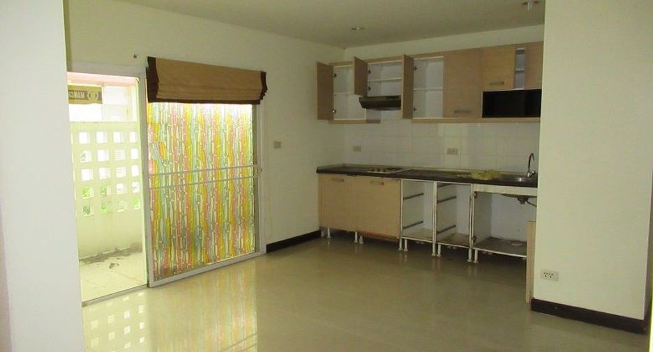 For sale studio condo in Phasi Charoen, Bangkok