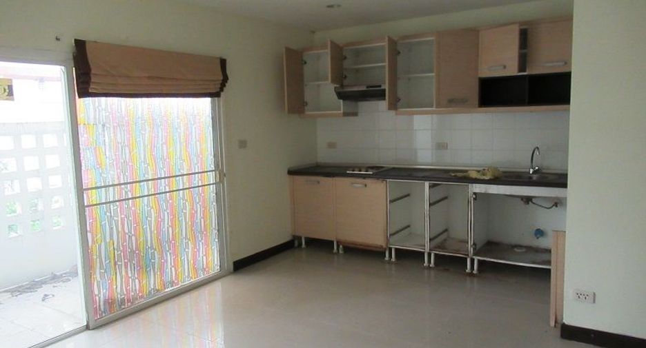 For sale studio condo in Phasi Charoen, Bangkok