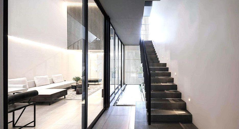 For rent 3 bedrooms house in Bang Na, Bangkok