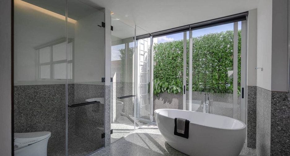 For rent 3 bedrooms house in Bang Na, Bangkok