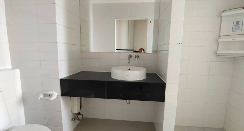 For sale studio condo in Bang Na, Bangkok