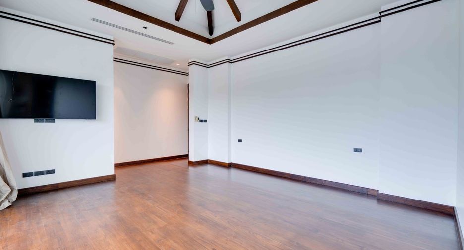 For sale 5 bedrooms house in Thalang, Phuket