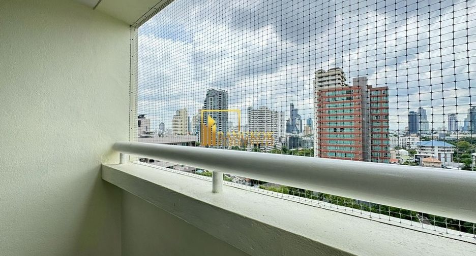 Condo en alquiler de 2 habitaciones en Khlong Toei, Bangkok