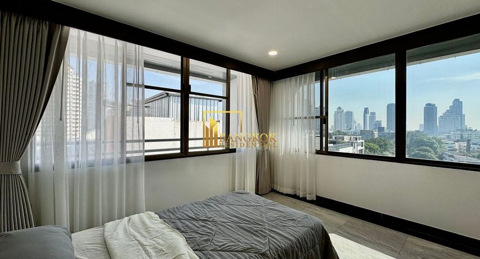 For rent 2 bedrooms condo in Khlong Toei, Bangkok