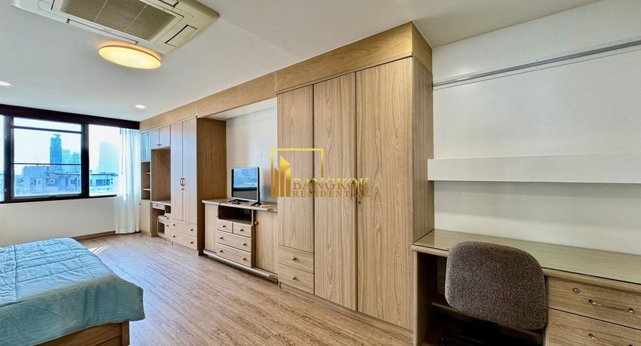 For rent 2 bedrooms condo in Khlong Toei, Bangkok