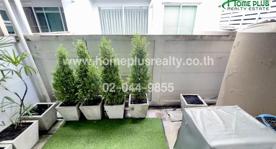 For sale 4 bedrooms townhouse in Bueng Kum, Bangkok