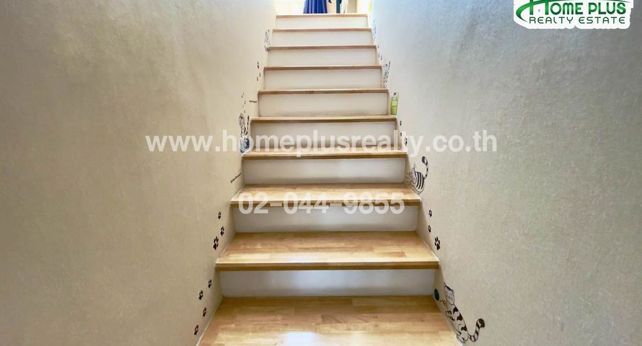 For sale 4 bedrooms townhouse in Bueng Kum, Bangkok