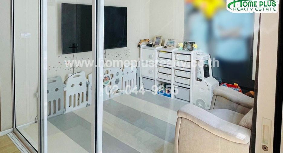 For sale 4 bedrooms townhouse in Bueng Kum, Bangkok