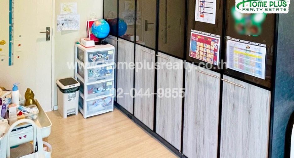 For sale 4 bedrooms townhouse in Bueng Kum, Bangkok
