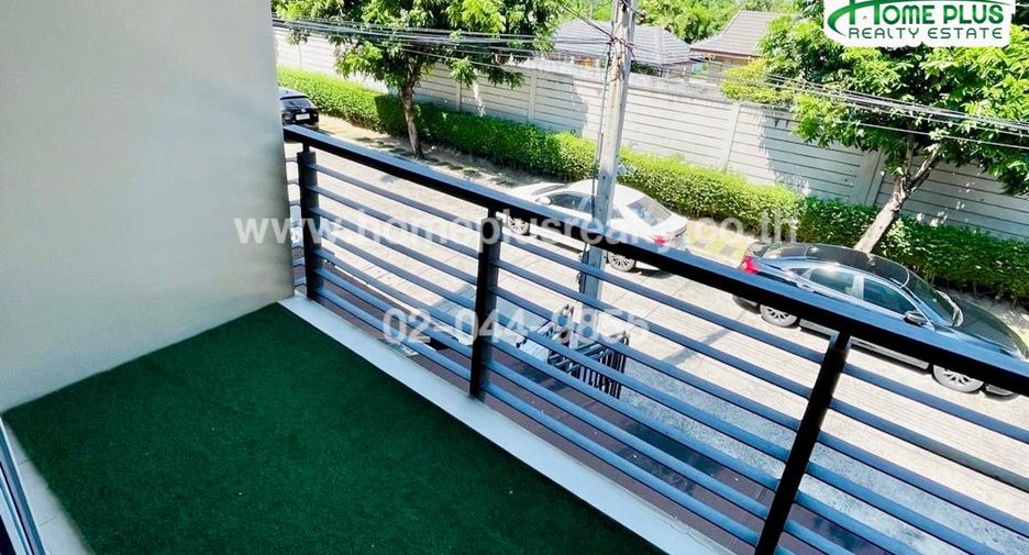 For sale 4 bedrooms townhouse in Bueng Kum, Bangkok