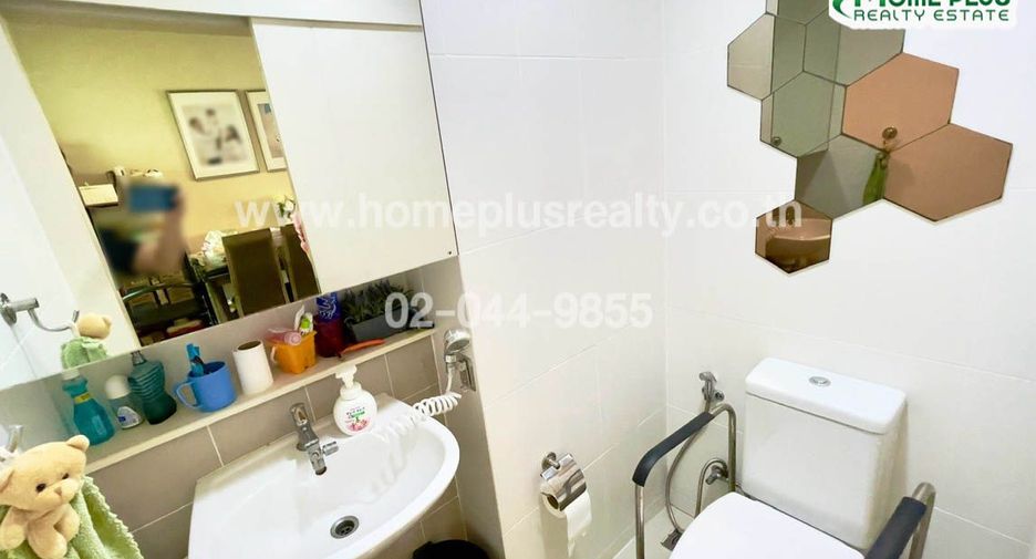 For sale 4 bedrooms townhouse in Bueng Kum, Bangkok