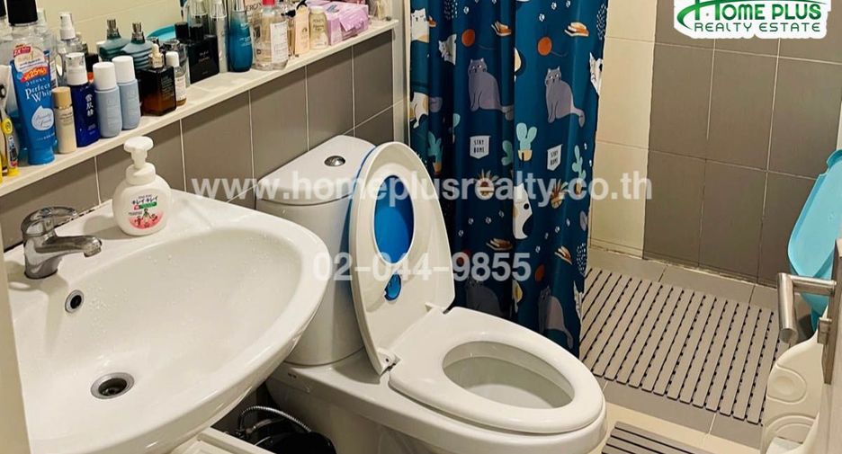 For sale 4 bedrooms townhouse in Bueng Kum, Bangkok
