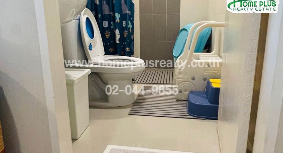 For sale 4 bedrooms townhouse in Bueng Kum, Bangkok