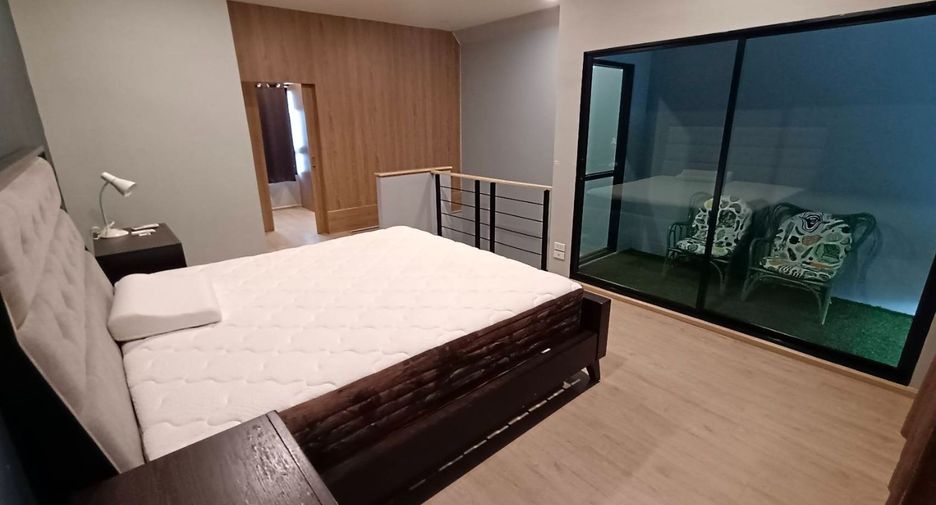For sale 3 bedrooms house in Yan Nawa, Bangkok