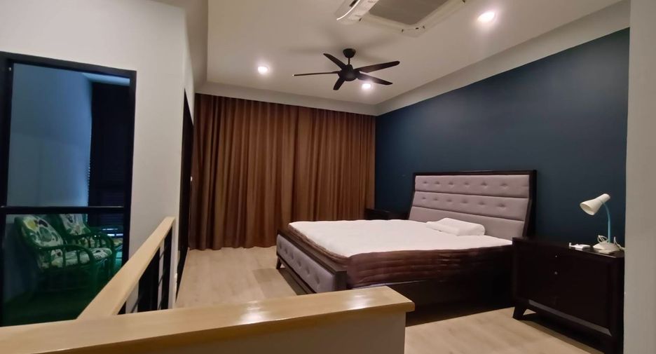For sale 3 bedrooms house in Yan Nawa, Bangkok