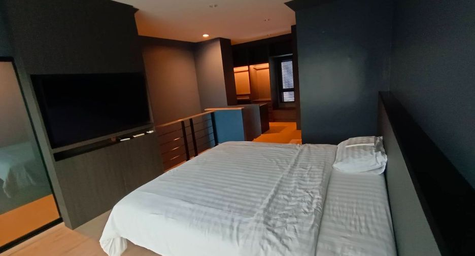 For sale 3 bedrooms house in Yan Nawa, Bangkok