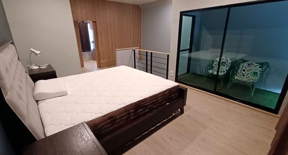For sale 3 bedrooms house in Yan Nawa, Bangkok