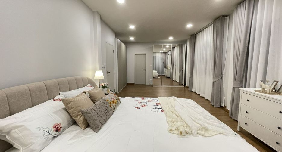 For rent 4 bedrooms house in Bang Phli, Samut Prakan