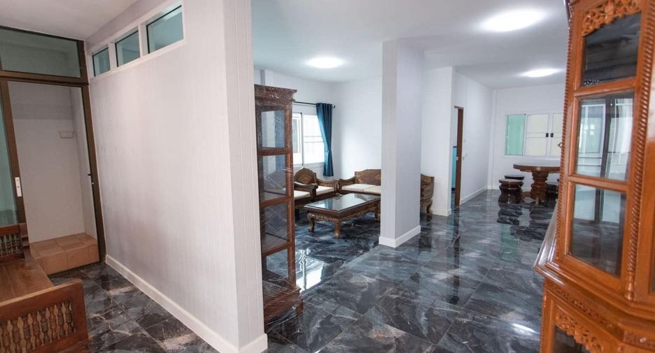 For rent 3 bedrooms house in Mueang Chiang Mai, Chiang Mai