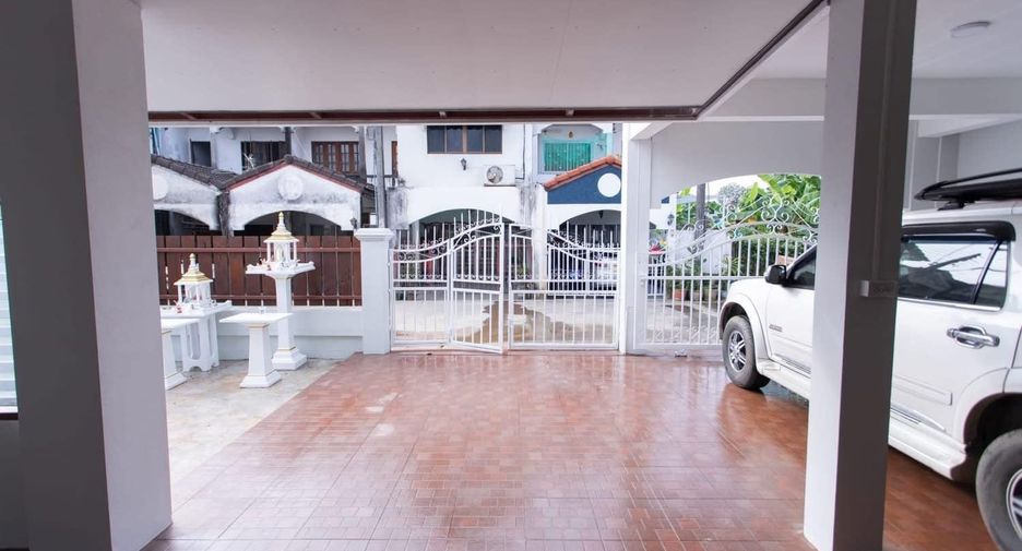 For rent 3 bedrooms house in Mueang Chiang Mai, Chiang Mai