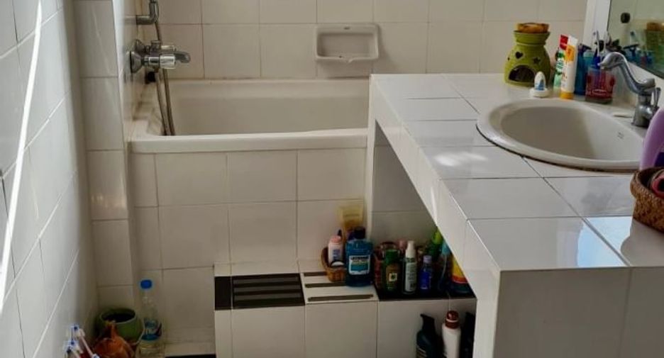 For sale 4 bedrooms house in Si Racha, Chonburi