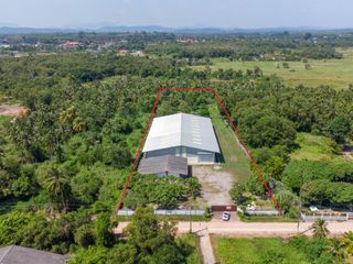 For sale 3 bed warehouse in Klaeng, Rayong