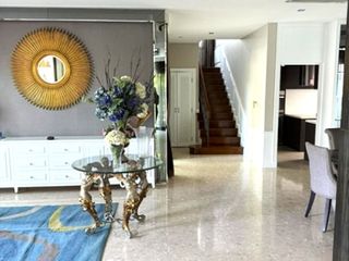 For rent 4 bedrooms house in Saphan Sung, Bangkok