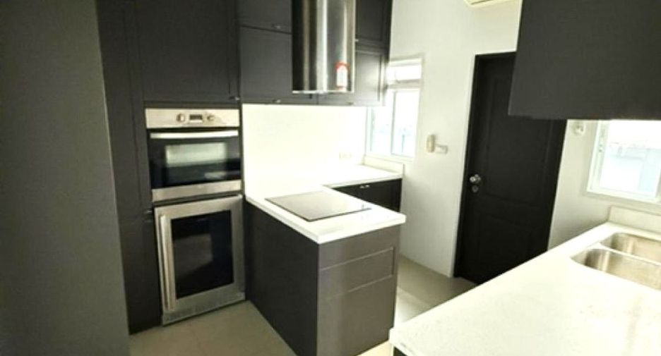 For rent 4 bedrooms house in Saphan Sung, Bangkok
