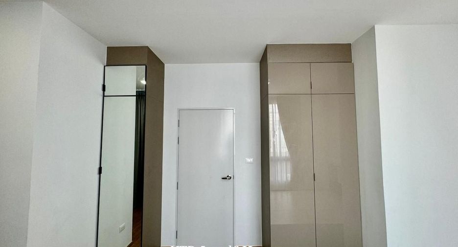 For rent 3 bedrooms townhouse in Bang Phli, Samut Prakan