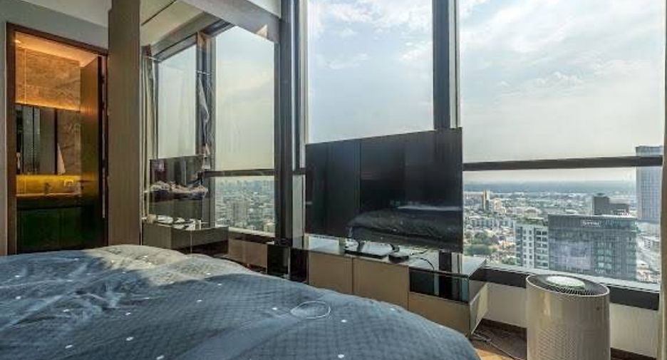 For sale 2 Beds condo in Khlong Toei, Bangkok