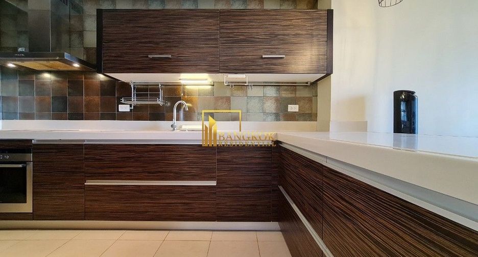 For rent 2 bedrooms condo in Khlong Toei, Bangkok