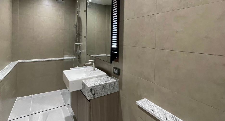 Haus zur Miete und zum Kauf mit 4 Zimmer in Mueang Chiang Mai, Chiang Mai