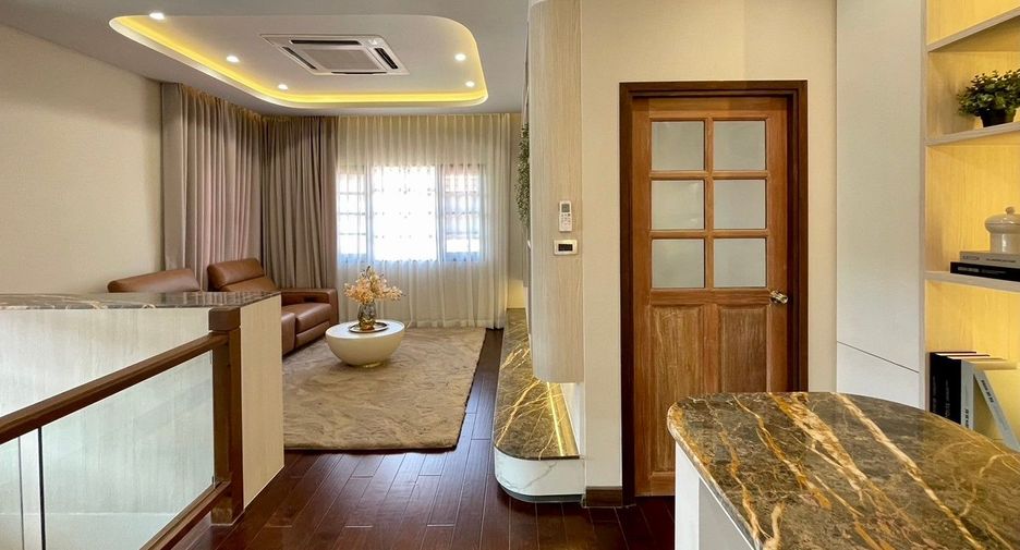 Haus zur Miete und zum Kauf mit 4 Zimmer in Mueang Chiang Mai, Chiang Mai