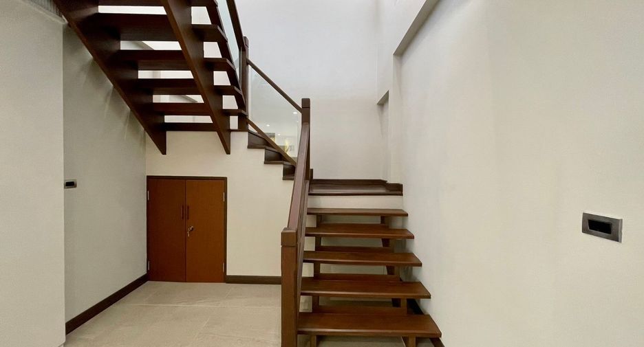 Haus zur Miete und zum Kauf mit 4 Zimmer in Mueang Chiang Mai, Chiang Mai