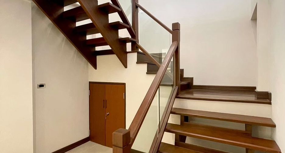 Haus zur Miete und zum Kauf mit 4 Zimmer in Mueang Chiang Mai, Chiang Mai