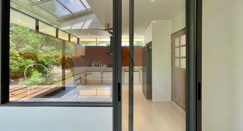 Haus zur Miete und zum Kauf mit 4 Zimmer in Mueang Chiang Mai, Chiang Mai