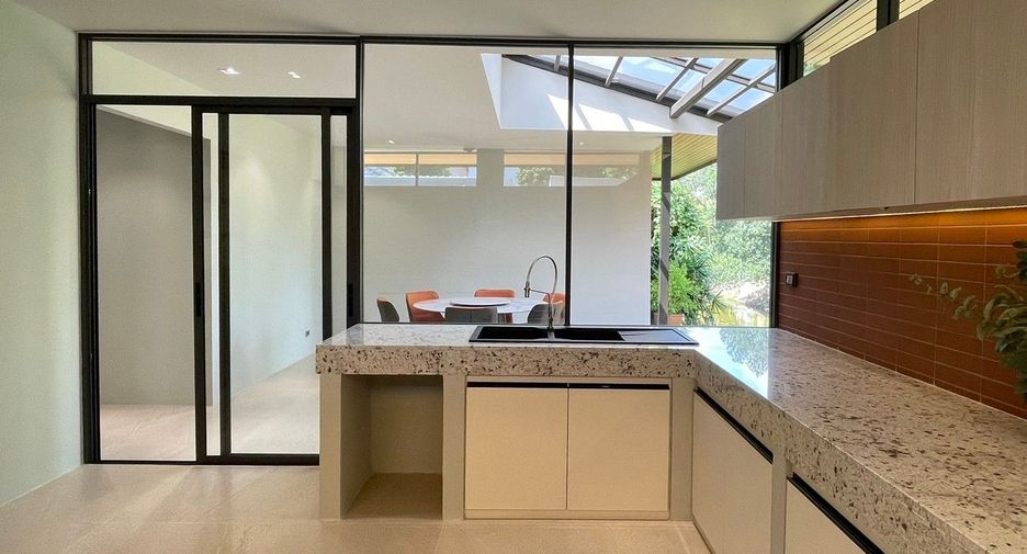Haus zur Miete und zum Kauf mit 4 Zimmer in Mueang Chiang Mai, Chiang Mai