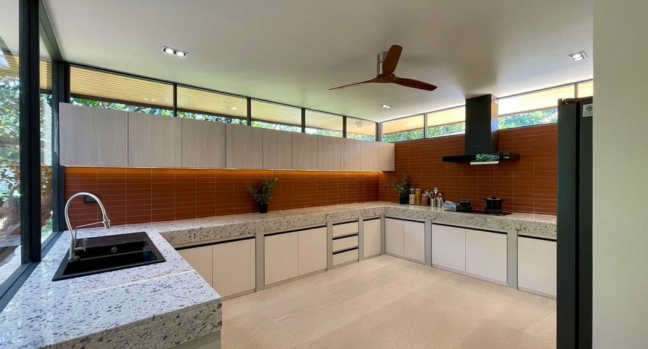 Haus zur Miete und zum Kauf mit 4 Zimmer in Mueang Chiang Mai, Chiang Mai