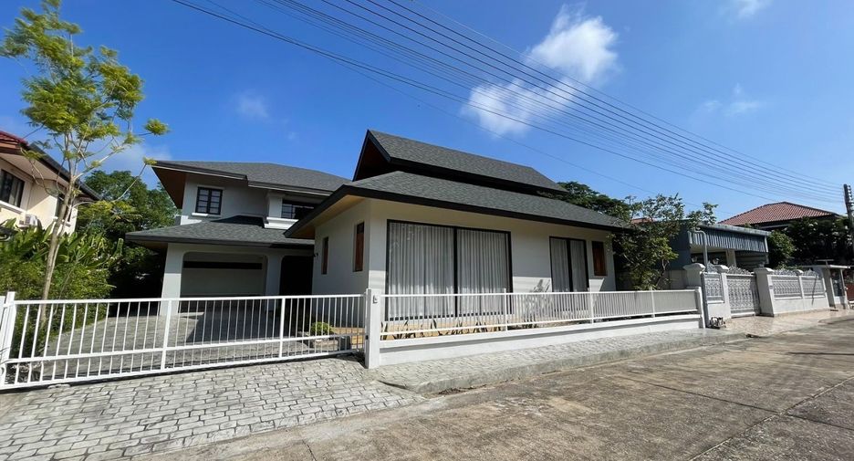 Haus zur Miete und zum Kauf mit 4 Zimmer in Mueang Chiang Mai, Chiang Mai