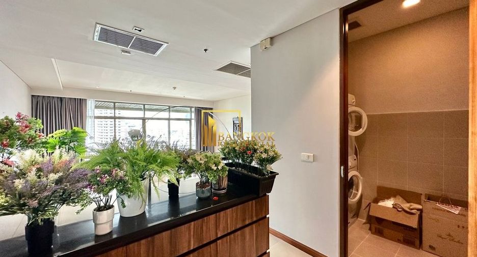 For rent 2 bedrooms condo in Khlong Toei, Bangkok