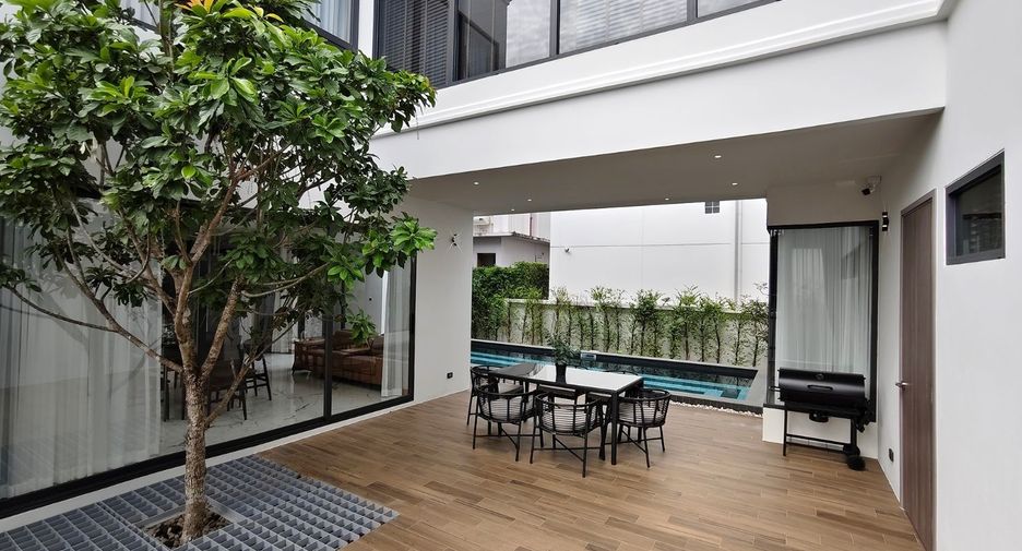 For sale 4 bedrooms house in Hang Dong, Chiang Mai