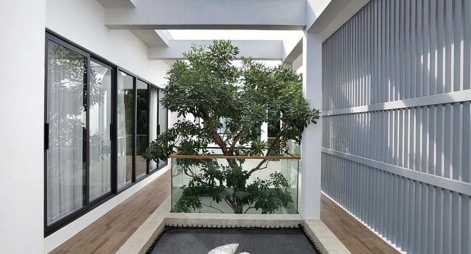 For sale 4 bedrooms house in Hang Dong, Chiang Mai