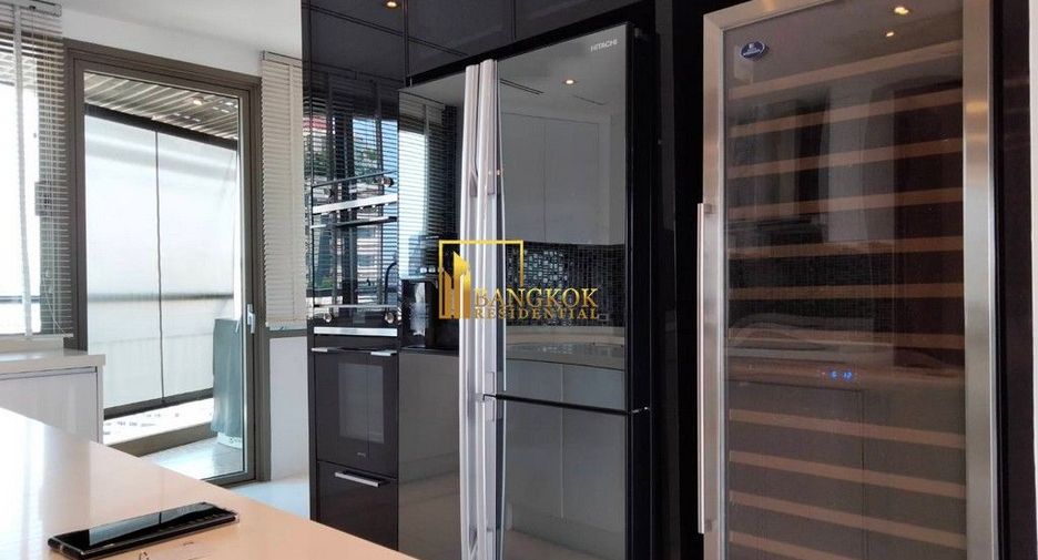 For rent 4 bedrooms condo in Khlong Toei, Bangkok