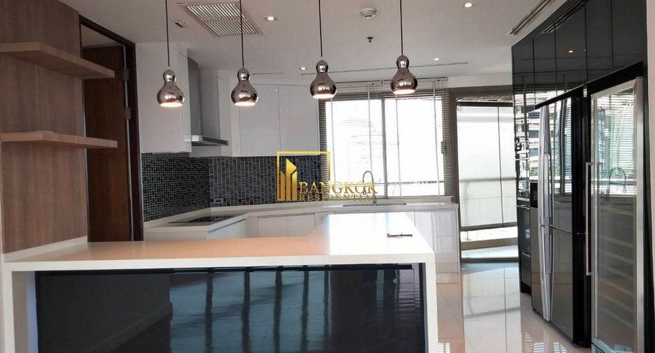 For rent 4 bedrooms condo in Khlong Toei, Bangkok