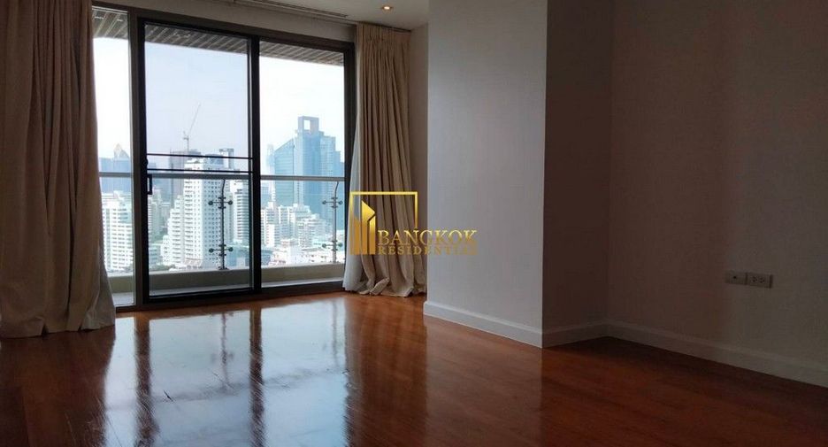 For rent 4 bedrooms condo in Khlong Toei, Bangkok
