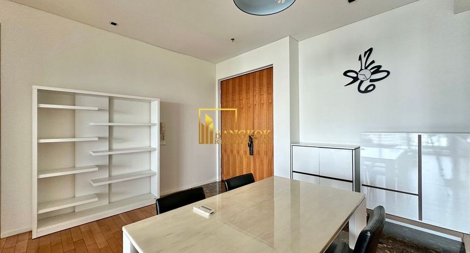 For rent 2 bedrooms condo in Khlong Toei, Bangkok