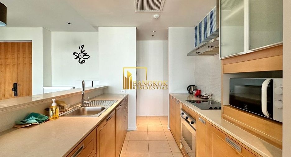For rent 2 bedrooms condo in Khlong Toei, Bangkok