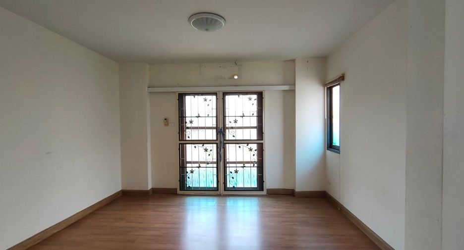Haus zum Kauf mit Studio in Lat Krabang, Bangkok