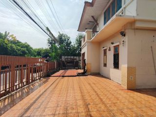 Casa en venta de estudio en Lat Krabang, Bangkok