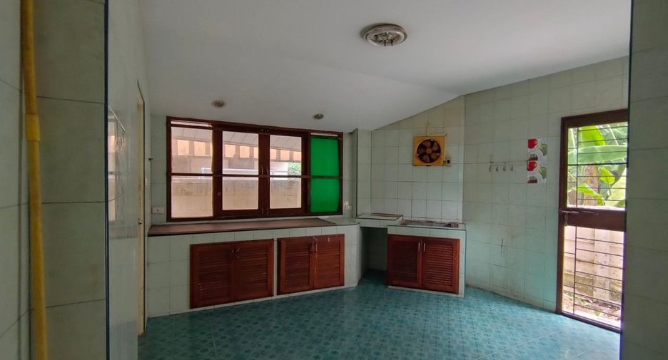 Haus zum Kauf mit Studio in Lat Krabang, Bangkok
